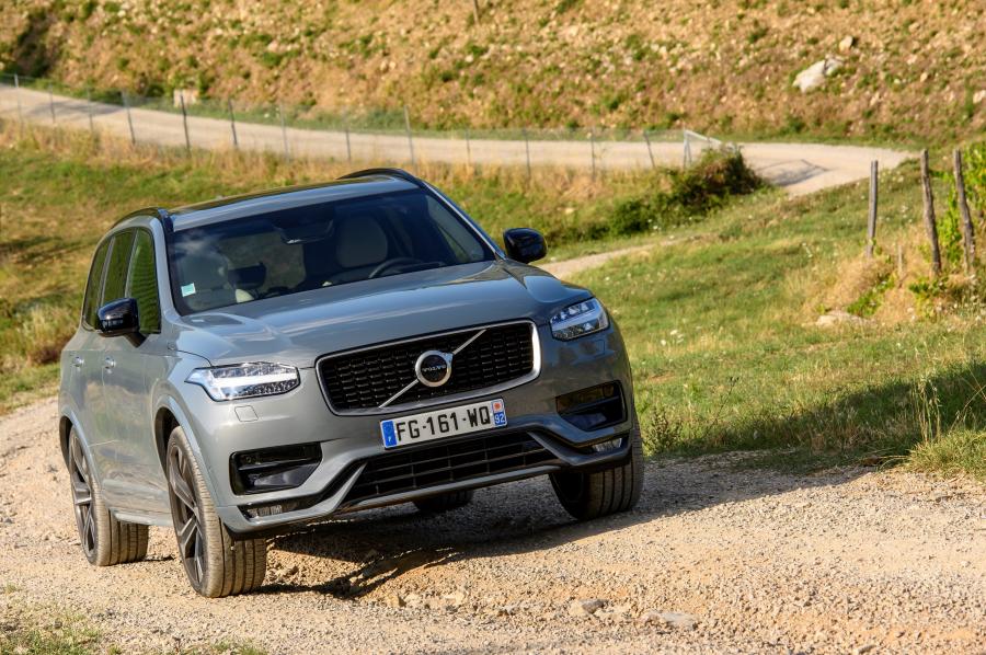  Volvo XC90 B5 R-Design 2019 года  (WW) (фото 2 из 16)